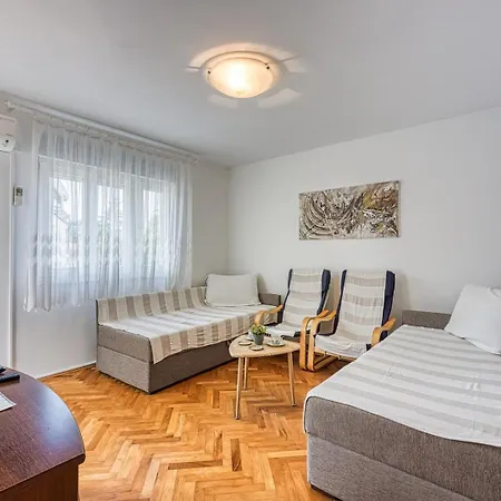 Apartment Zeljko Novo Naselje